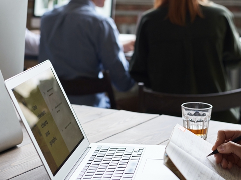 美國(guó)公司注冊(cè)：選擇有限責(zé)任公司還是有限公司？一文講清！